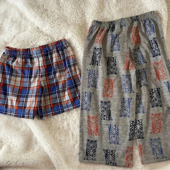 Carter’s 2T - 3 piece plaid tiger pajamas set - Picture 6 of 10